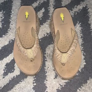 VOLATILE FLIP FOPS / Women’s Size 6